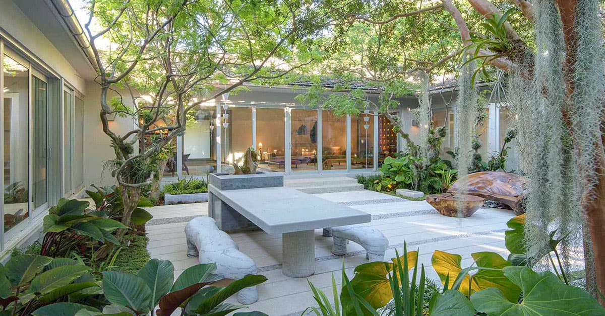 7 Inspirasi Taman Tropis Modern Cantik tapi Simpel untuk Dibuat
