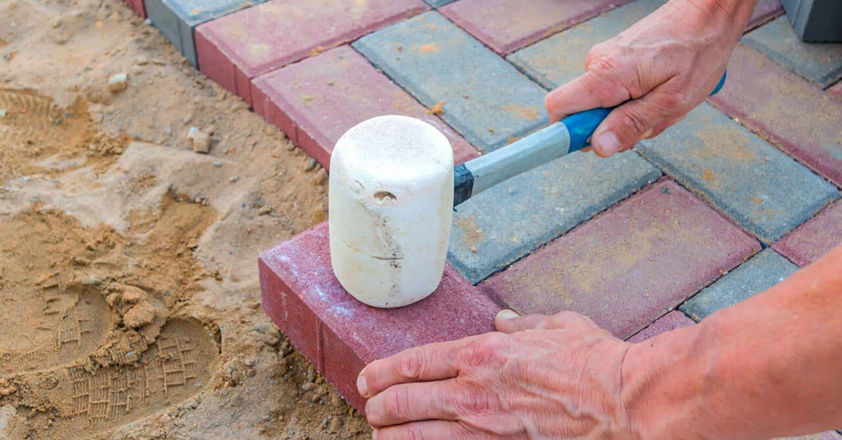 10 Cara Pasang Paving Block yang Benar dan Mudah