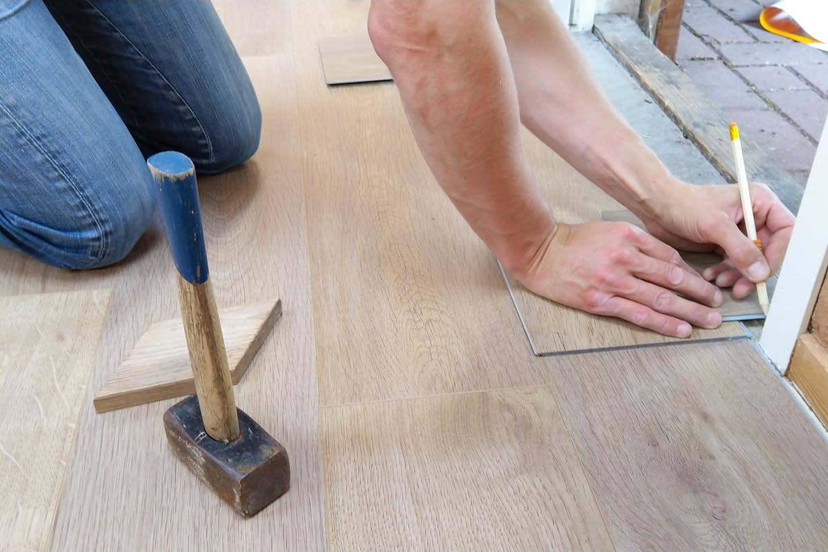 Flooring: Panduan Lengkap Memilih Jenis Lantai Terbaik untuk Rumah Anda